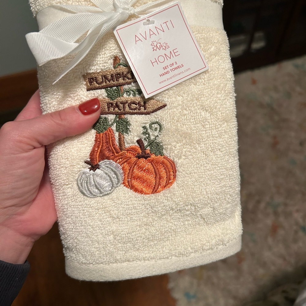 Avanti Harvest Pumpkin Hand Towels - Cream and Orange
